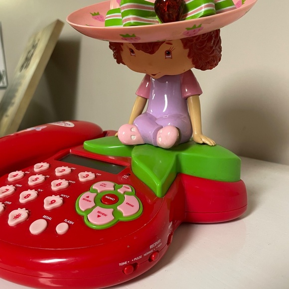 Vintage Strawberry Shortcake Phone - Picture 4 of 6